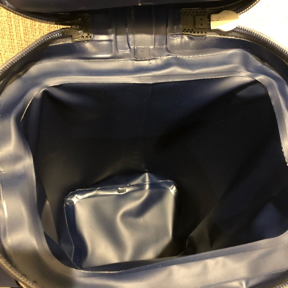 Vineyard Vines Pink Whale Striped Sling Cooler - Picture 6 of 6